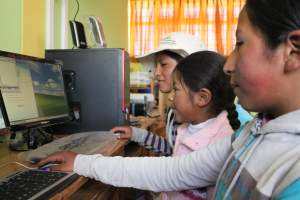 Tecnología para la educación (Foto: Antapaccay)