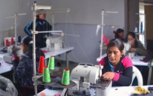 "Emprendimiento local mediante la promoción de textilería"