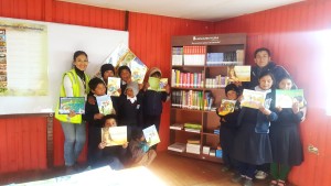 Buenaventura donó módulos de biblioteca a 8 escuelas del distrito de Tapay.